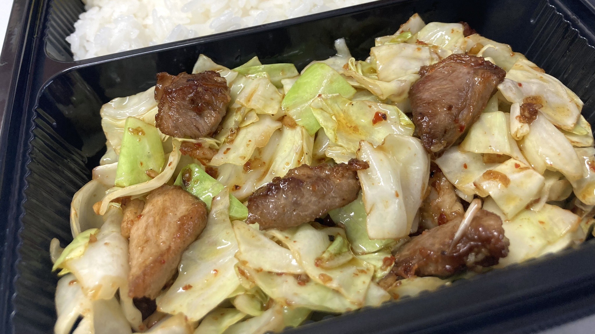 福岡のB級グルメを手軽に楽しめる「パーラーオオアタリ」